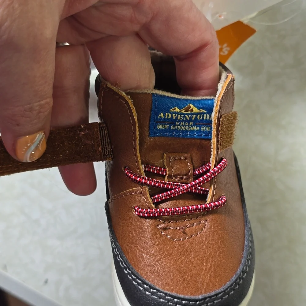 Carters‎ baby boy winter boots size 2.5 NWT